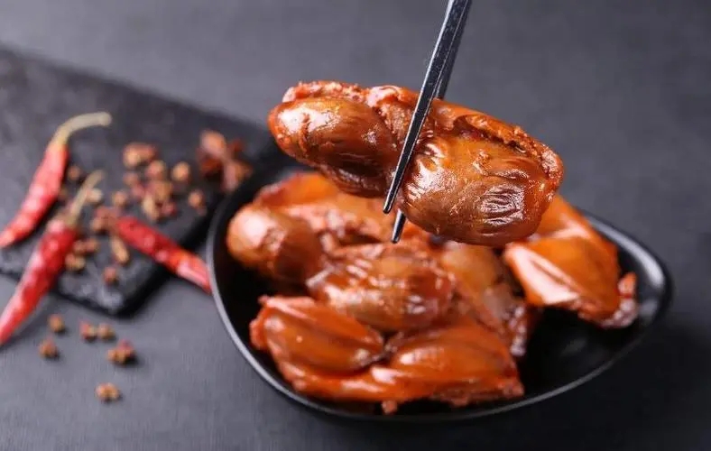 鹵味新紀元 良品鋪子攜手久久丫共建研發中心，打造產業標桿